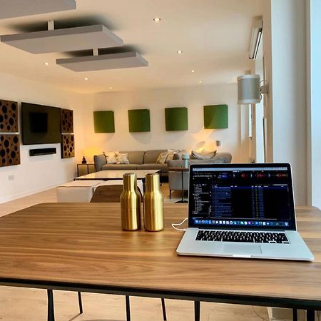 Beautiful Modern Sea-Side Apartment In The City EDI Eksteriør billede