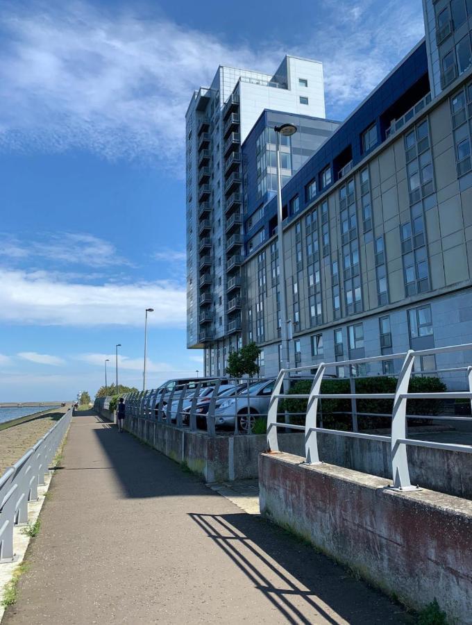 Beautiful Modern Sea-Side Apartment In The City EDI Eksteriør billede